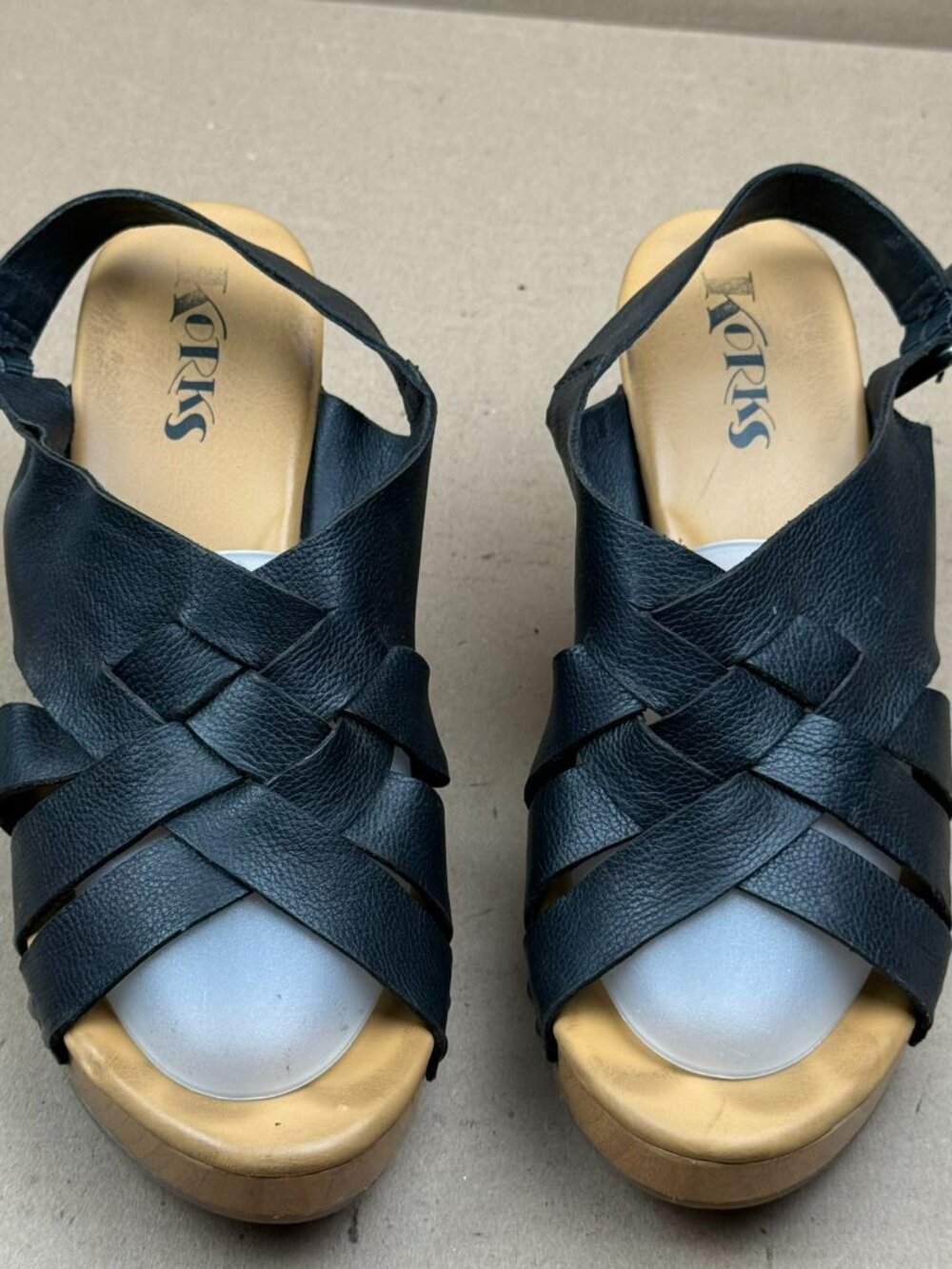 Women's Korks Black Leather Strappy Wooden Clog Sandals Size 9M - Picture 1 of 8